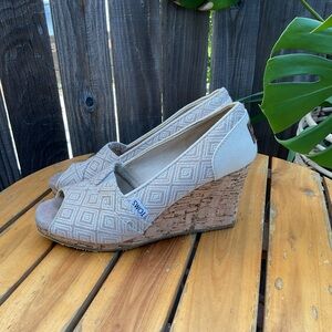TOMS Women's Beige Wedge Shoes